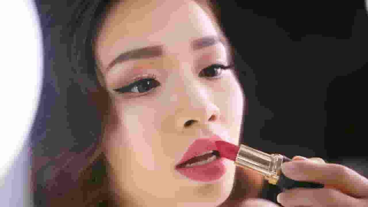 how lipstick darkens your lips