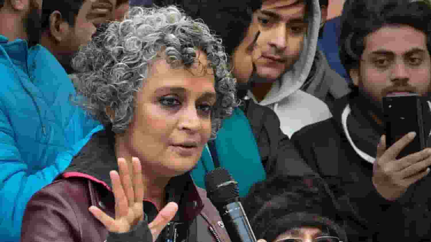 जम्मू-कश्मीर में 25 किताबों पर लगा बैन, युवाओं को गुमराह करने का आरोप 25 Books Banned in J&K