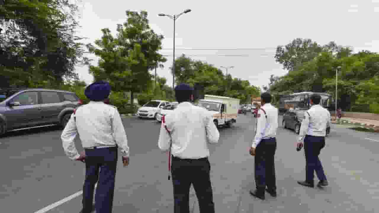 delhi traffic police