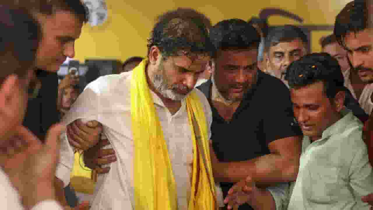 रैली में घायल हुए प्रशांत किशोर, पसली में चोट; इलाज के लिए पटना रवाना prashant kishore injured